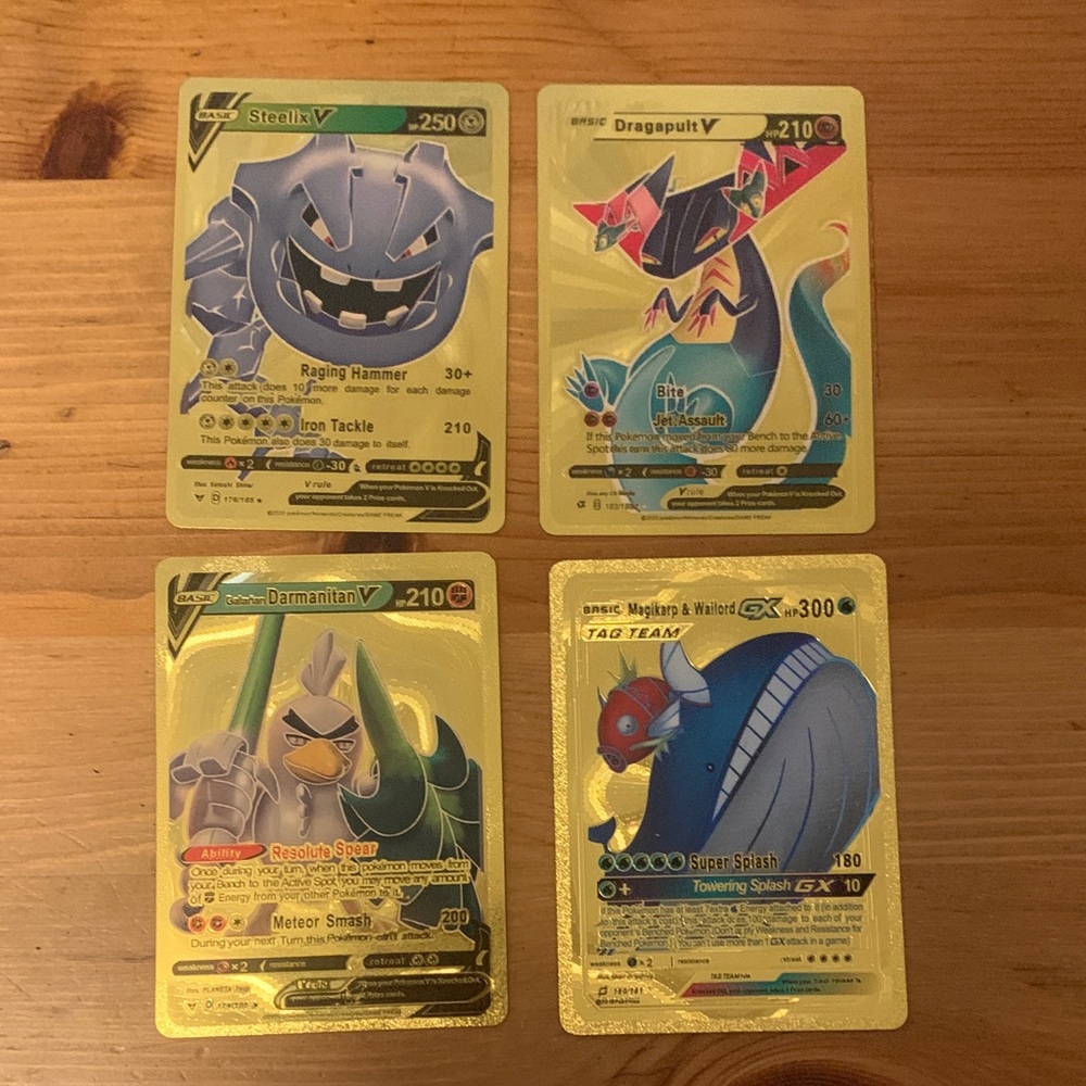 4 Pokémon Cards